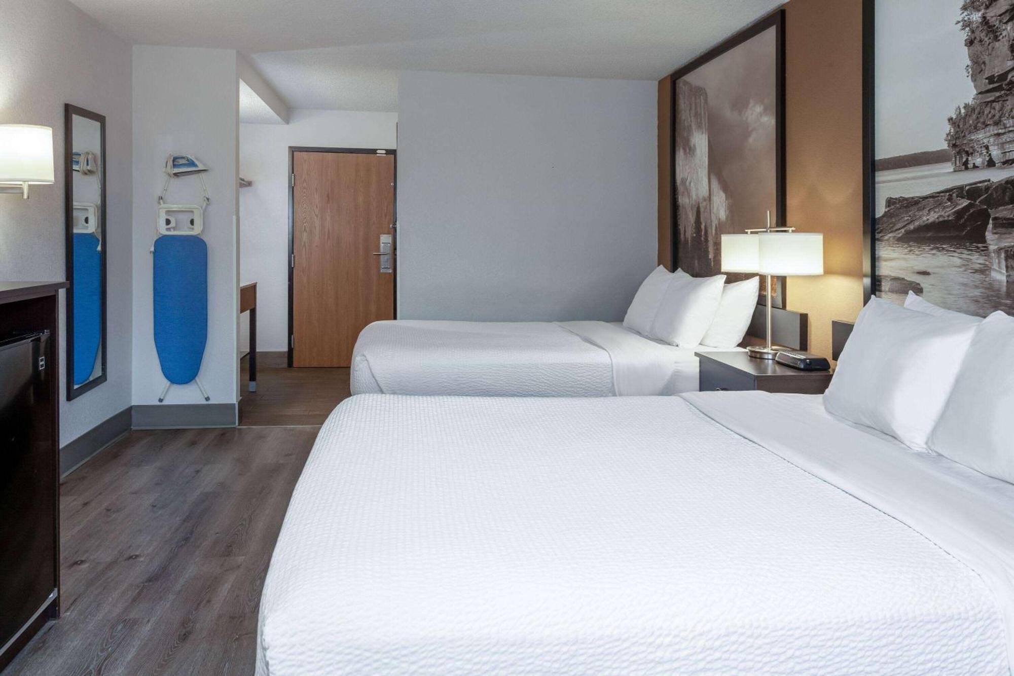 Super 8 By Wyndham Wausau Esterno foto