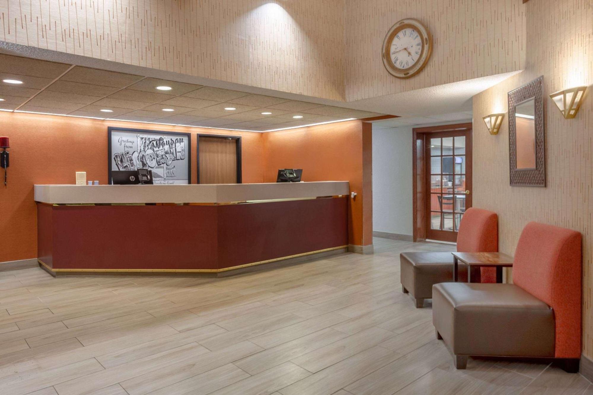 Super 8 By Wyndham Wausau Esterno foto